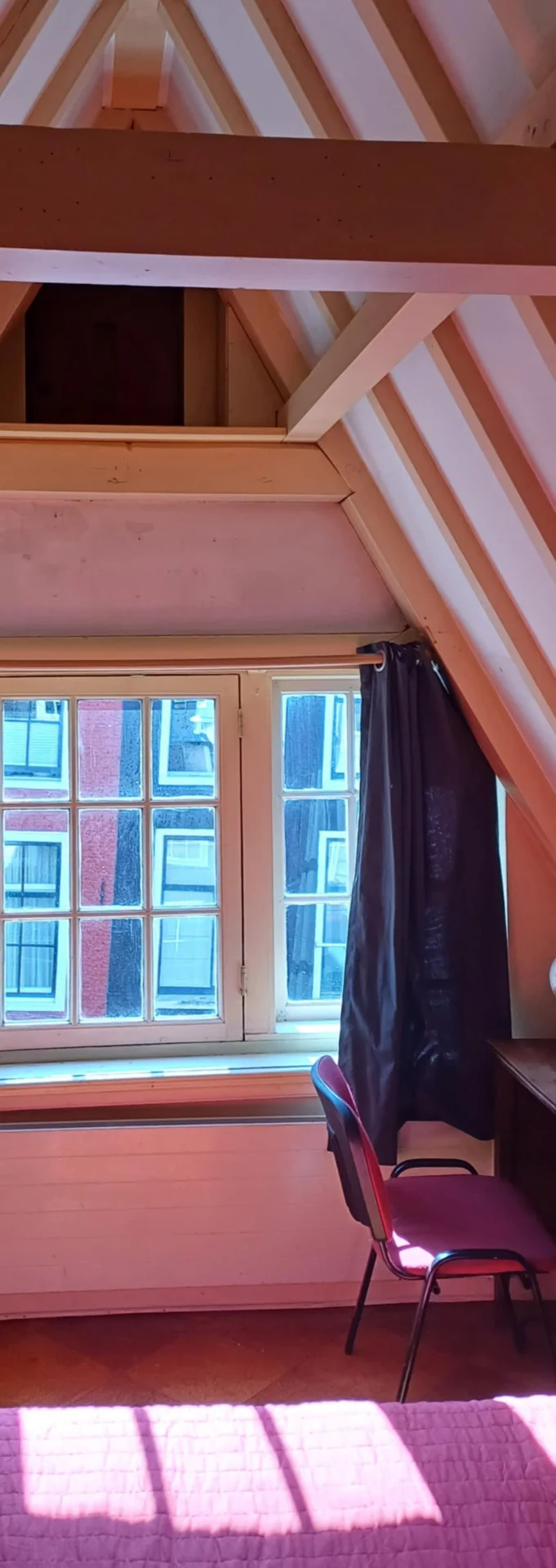 Foto van de Kamer gelegen aan de Utrechtsestraat in Amsterdam