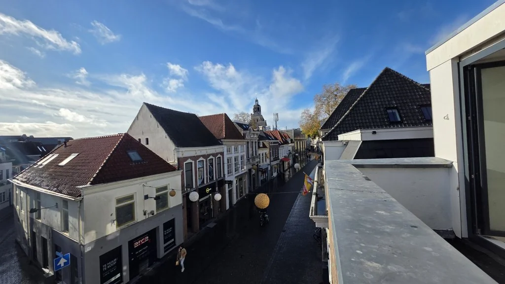 geblurde versie van de foto als achtergrond