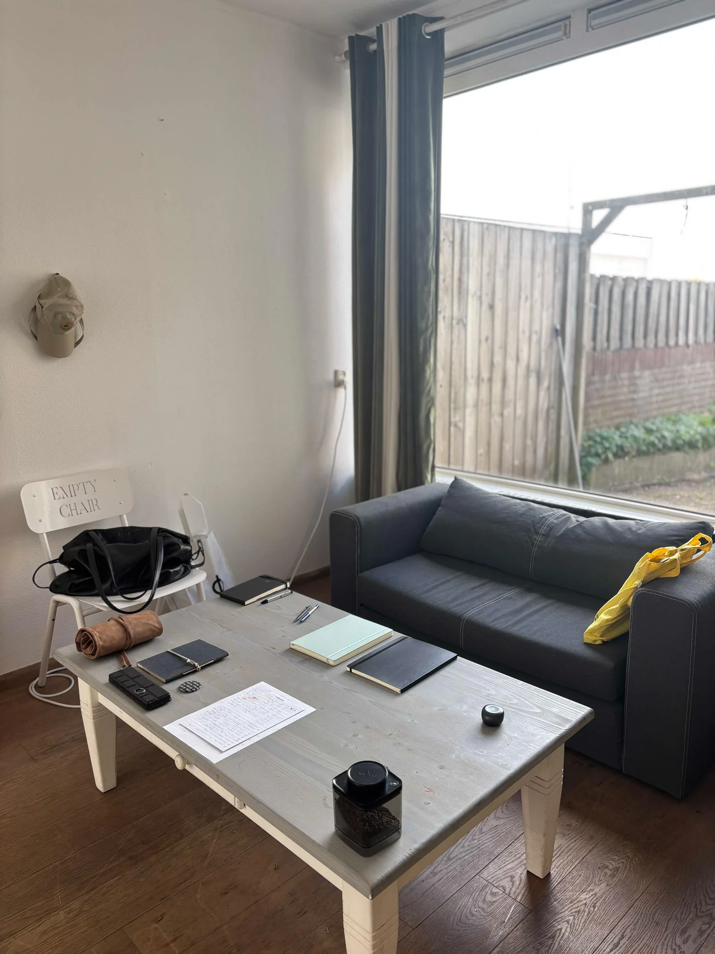 geblurde versie van de foto als achtergrond