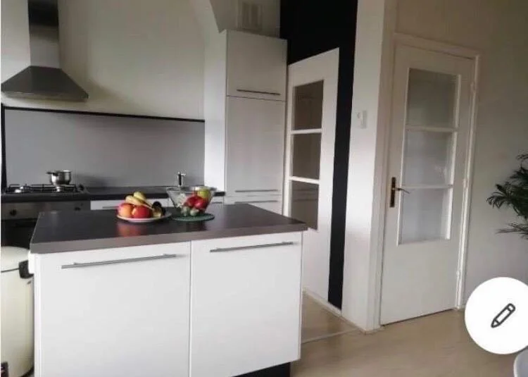 Foto van de Kamer gelegen aan de Burgemeester Roellstraat in Amsterdam