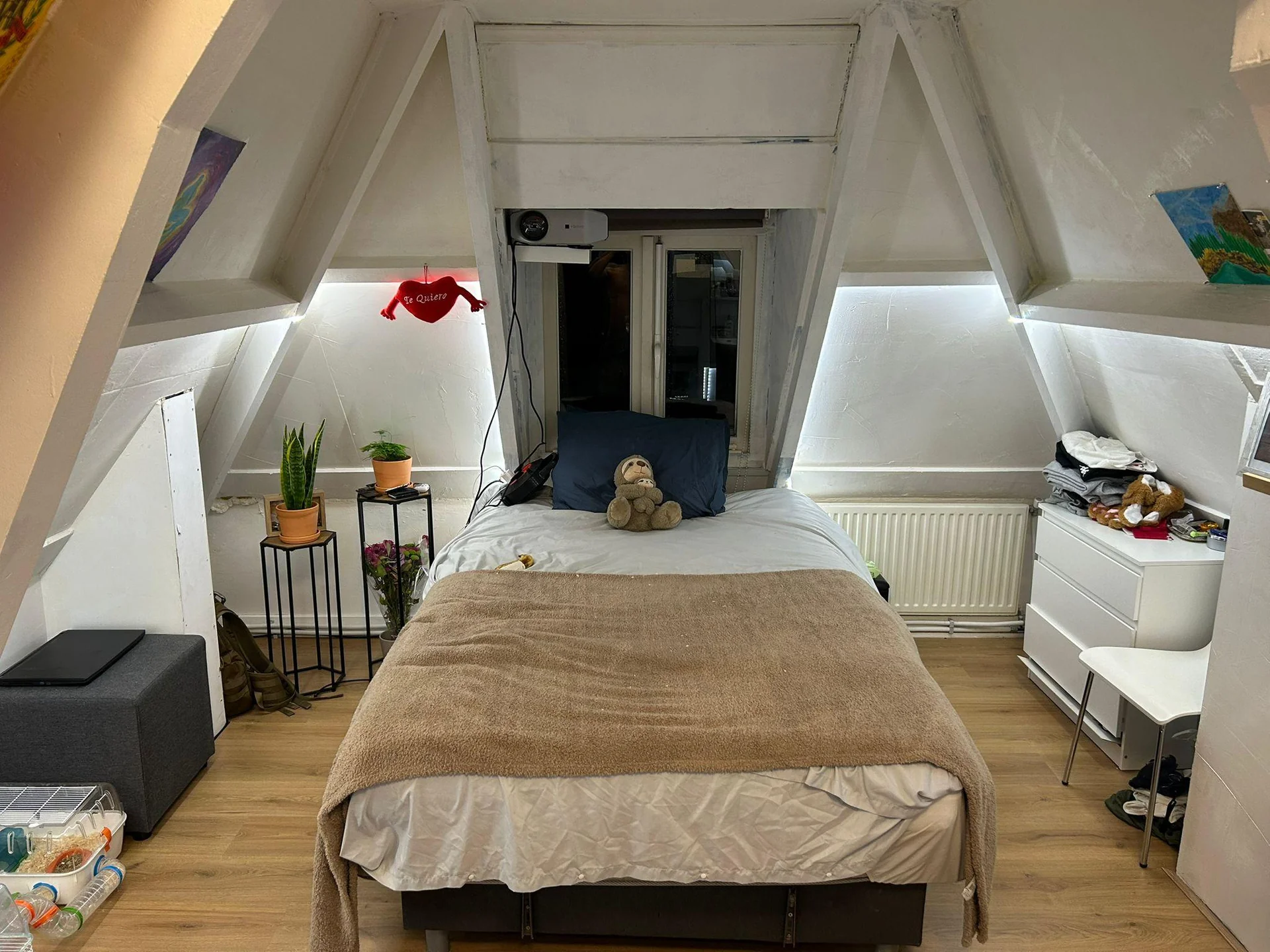 Foto van de Kamer gelegen aan de Waterloostraat in Rotterdam