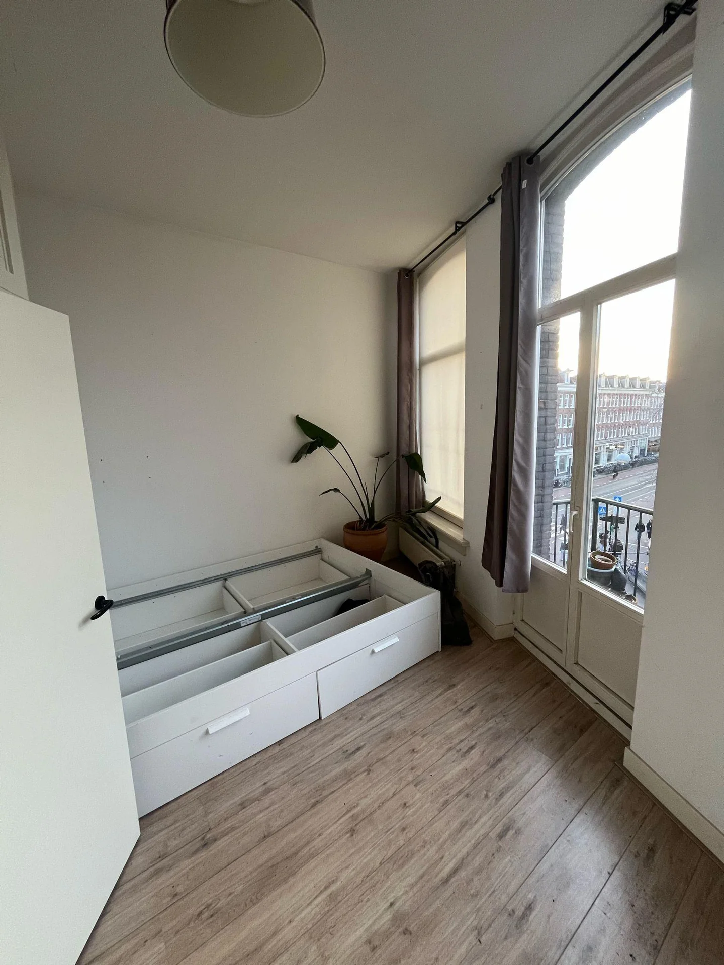 Foto van de Kamer gelegen aan de Ferdinand Bolstraat in Amsterdam