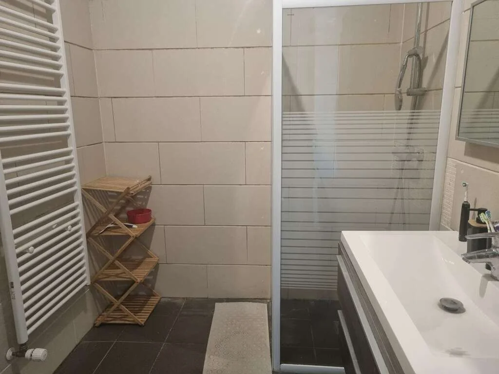 Foto van de Kamer gelegen aan de Claus van Amsbergstraat in Amsterdam