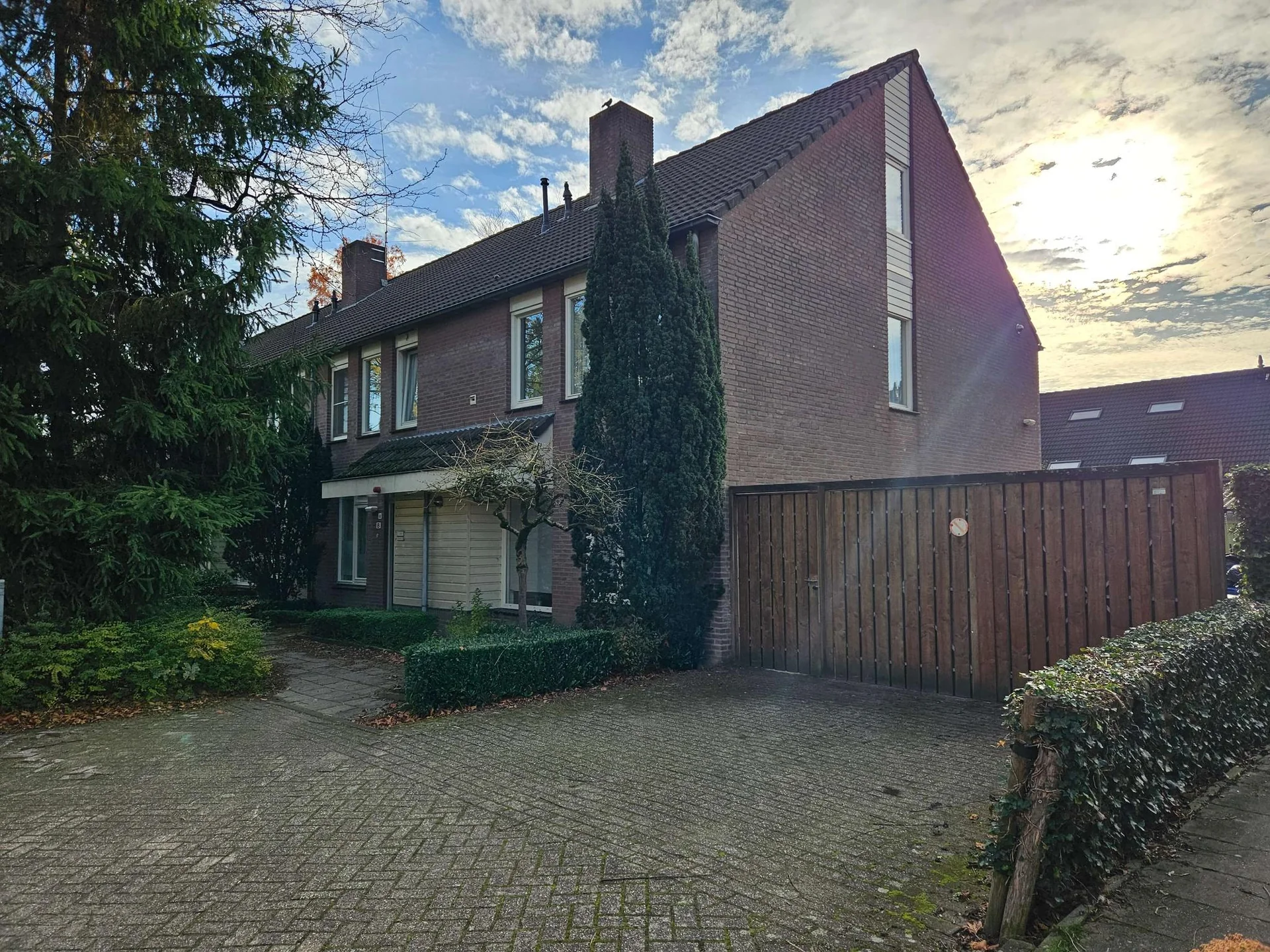 geblurde versie van de foto als achtergrond