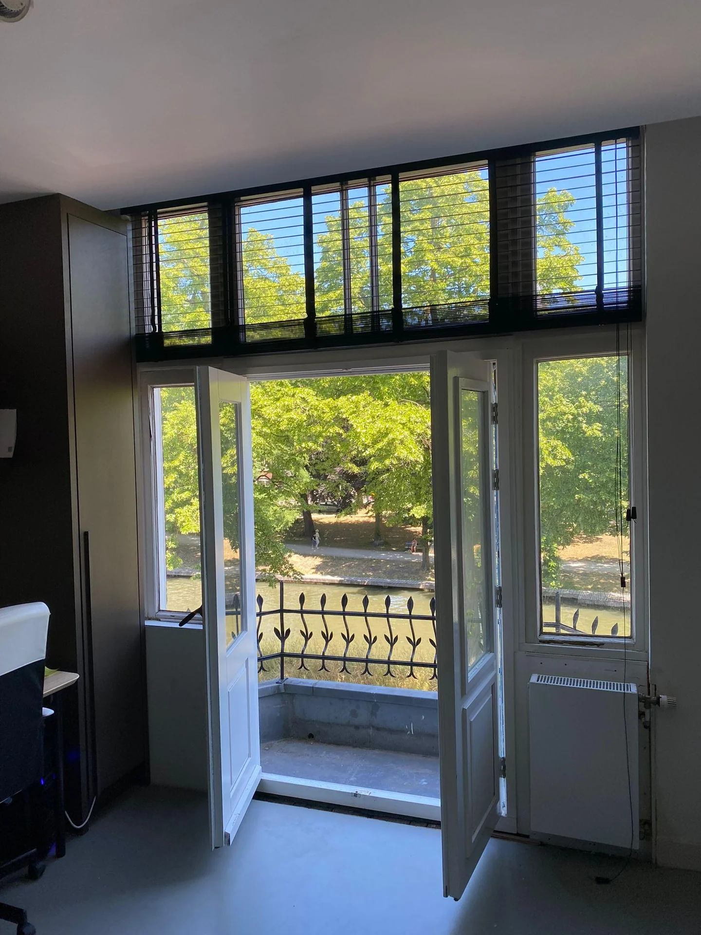 geblurde versie van de foto als achtergrond