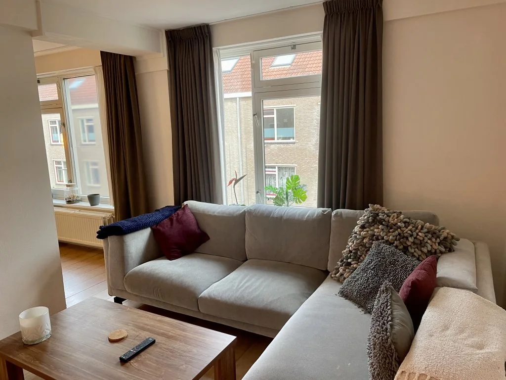 geblurde versie van de foto als achtergrond