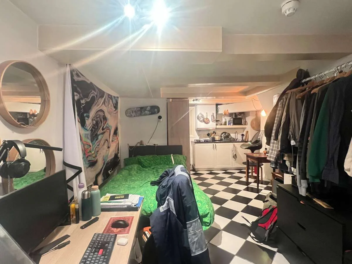 Foto van de Studio gelegen aan de Korsjespoortsteeg in Amsterdam
