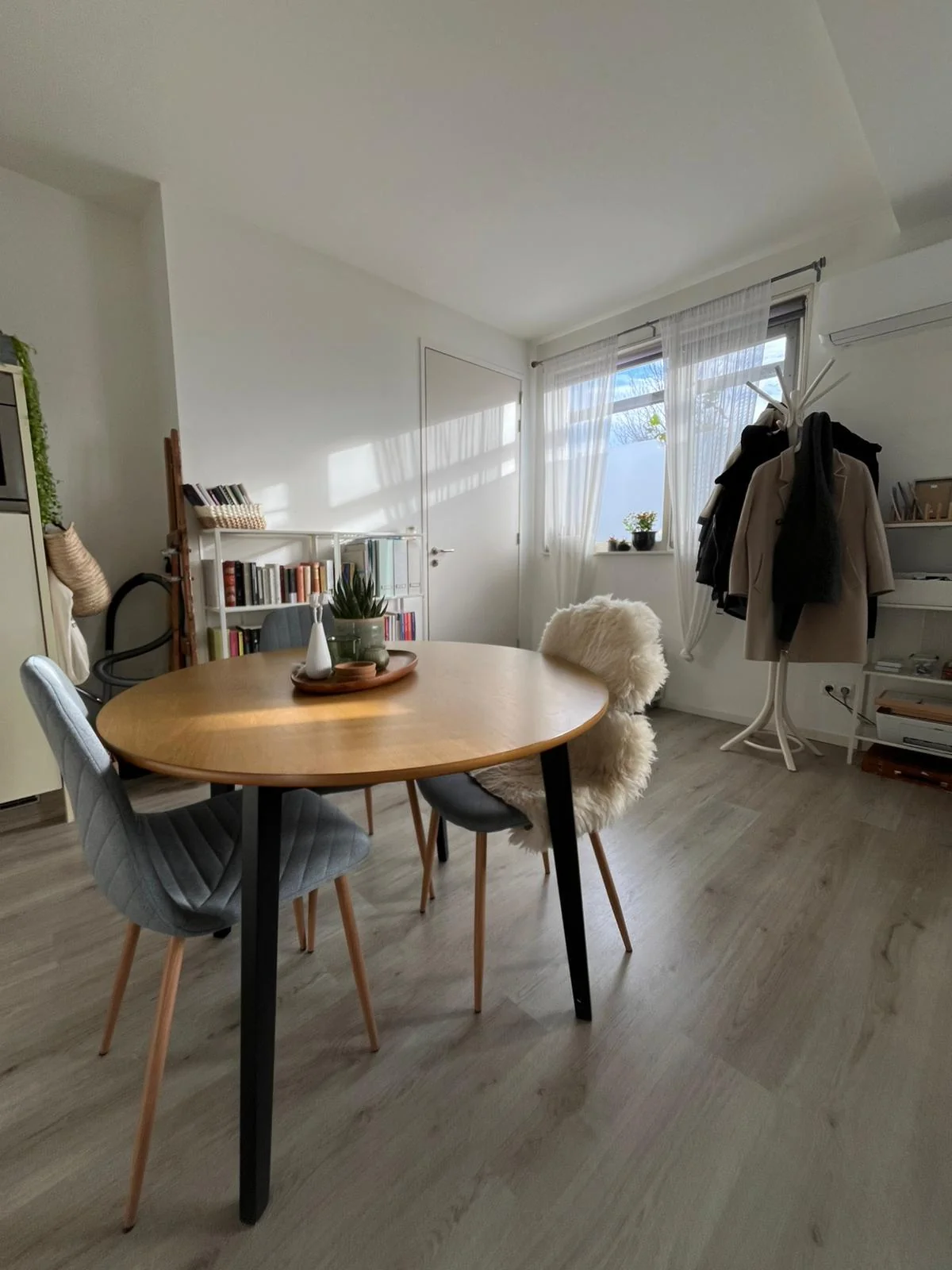 geblurde versie van de foto als achtergrond