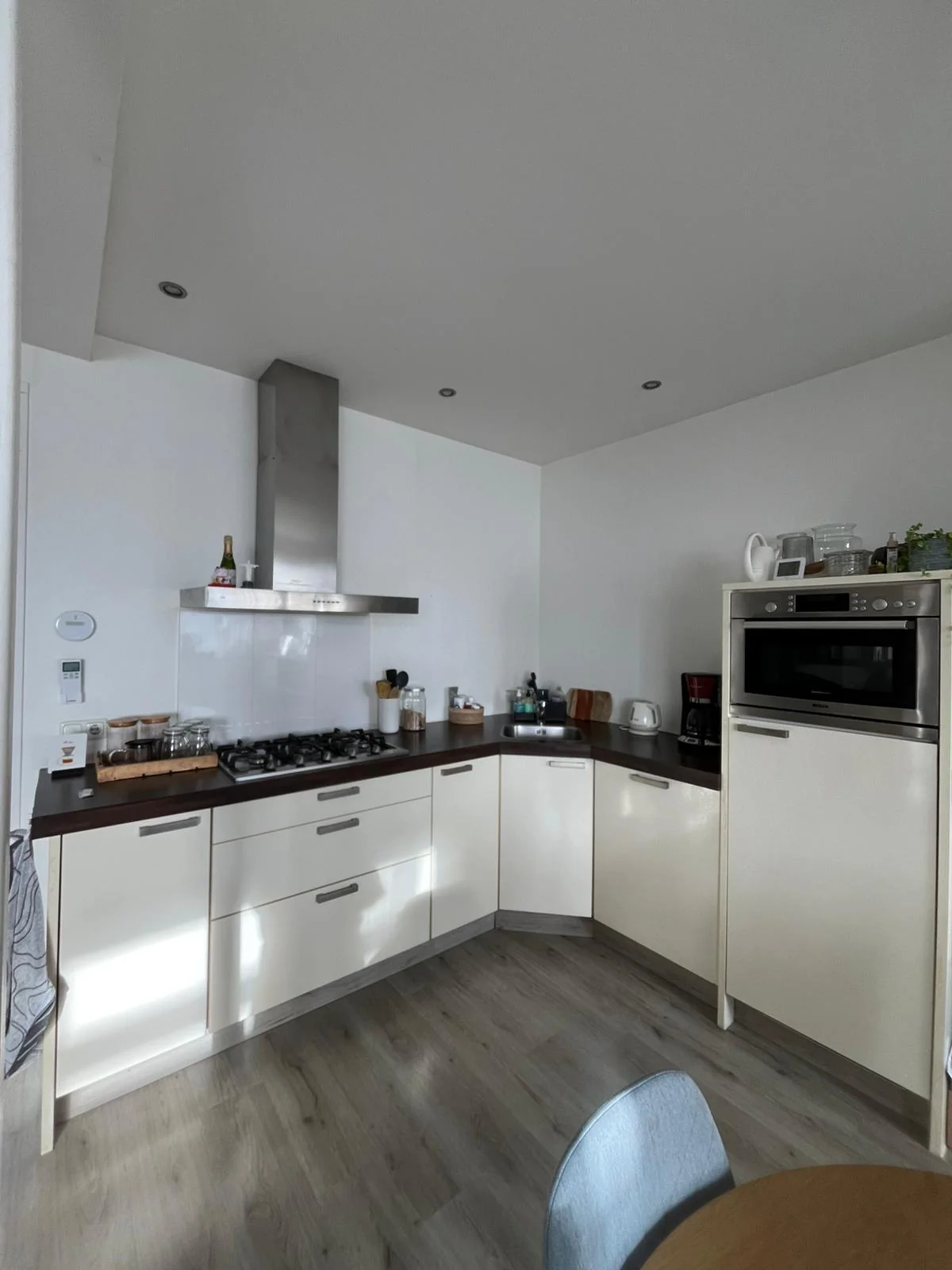 geblurde versie van de foto als achtergrond