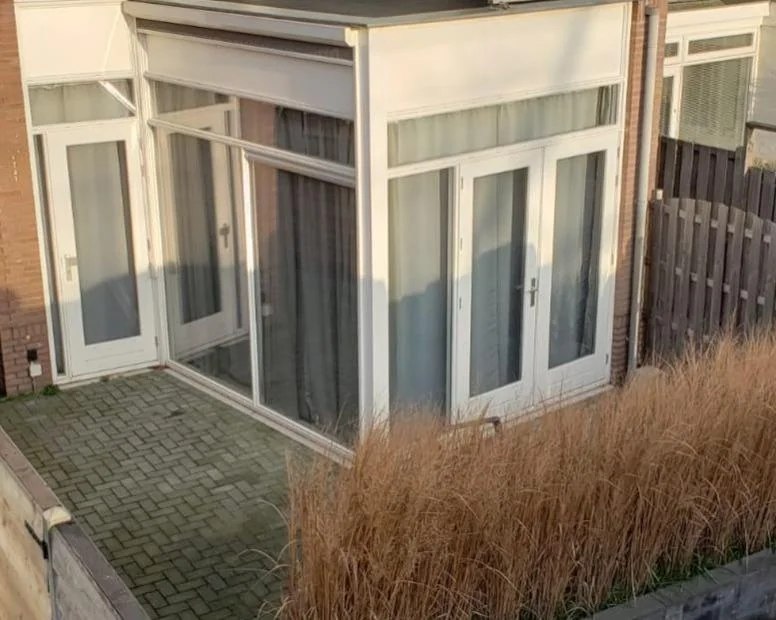 geblurde versie van de foto als achtergrond