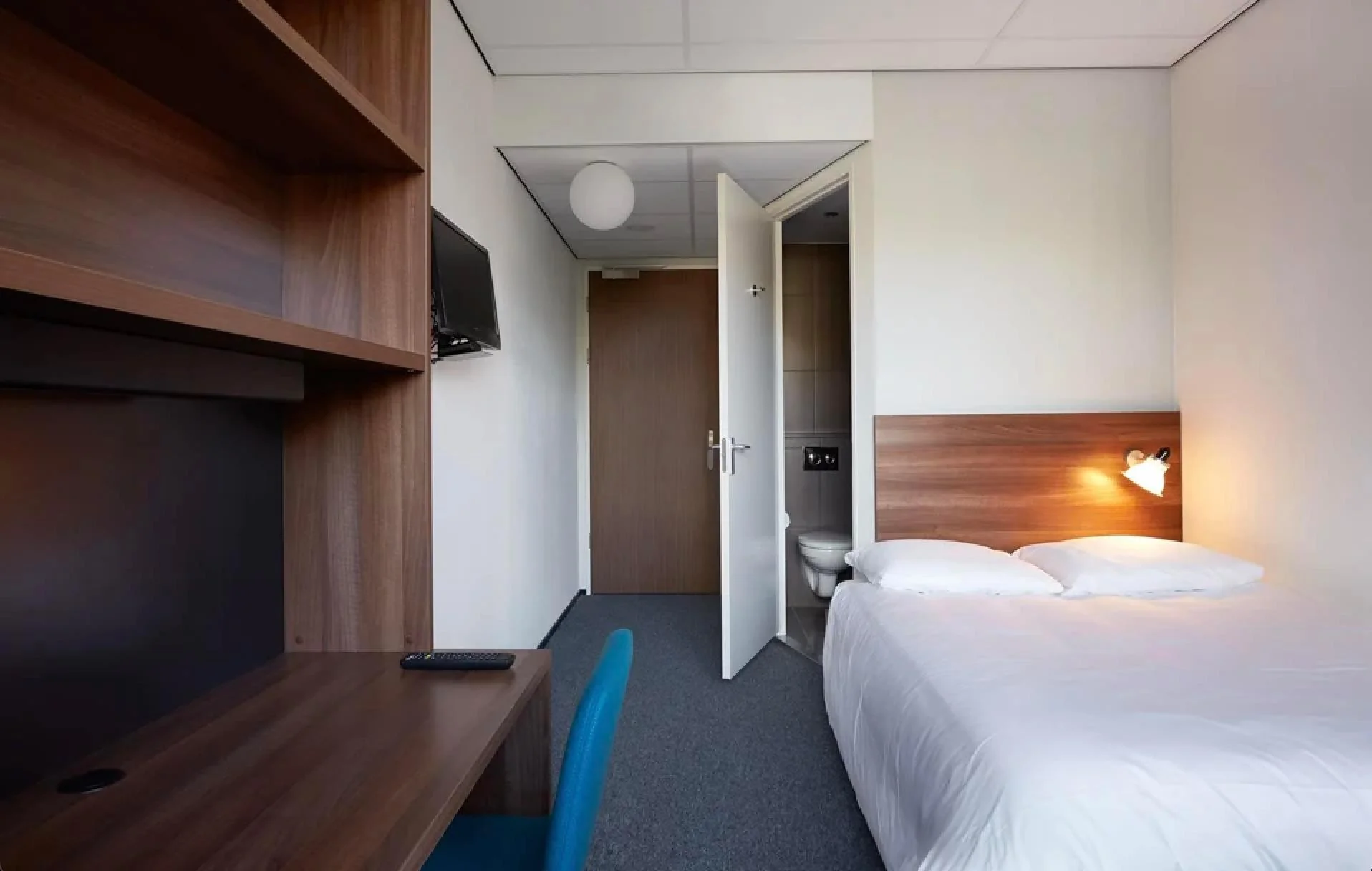 Foto van de Kamer gelegen aan de Van de Sande Bakhuijzenstraat in Amsterdam