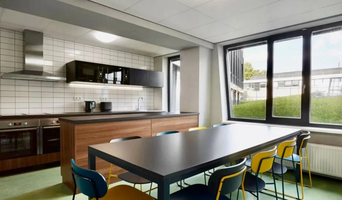 Foto van de Kamer gelegen aan de Van de Sande Bakhuijzenstraat in Amsterdam