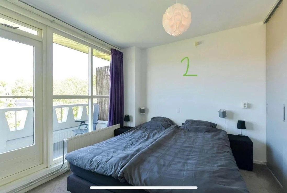 geblurde versie van de foto als achtergrond