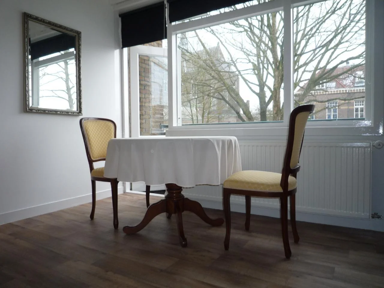 geblurde versie van de foto als achtergrond