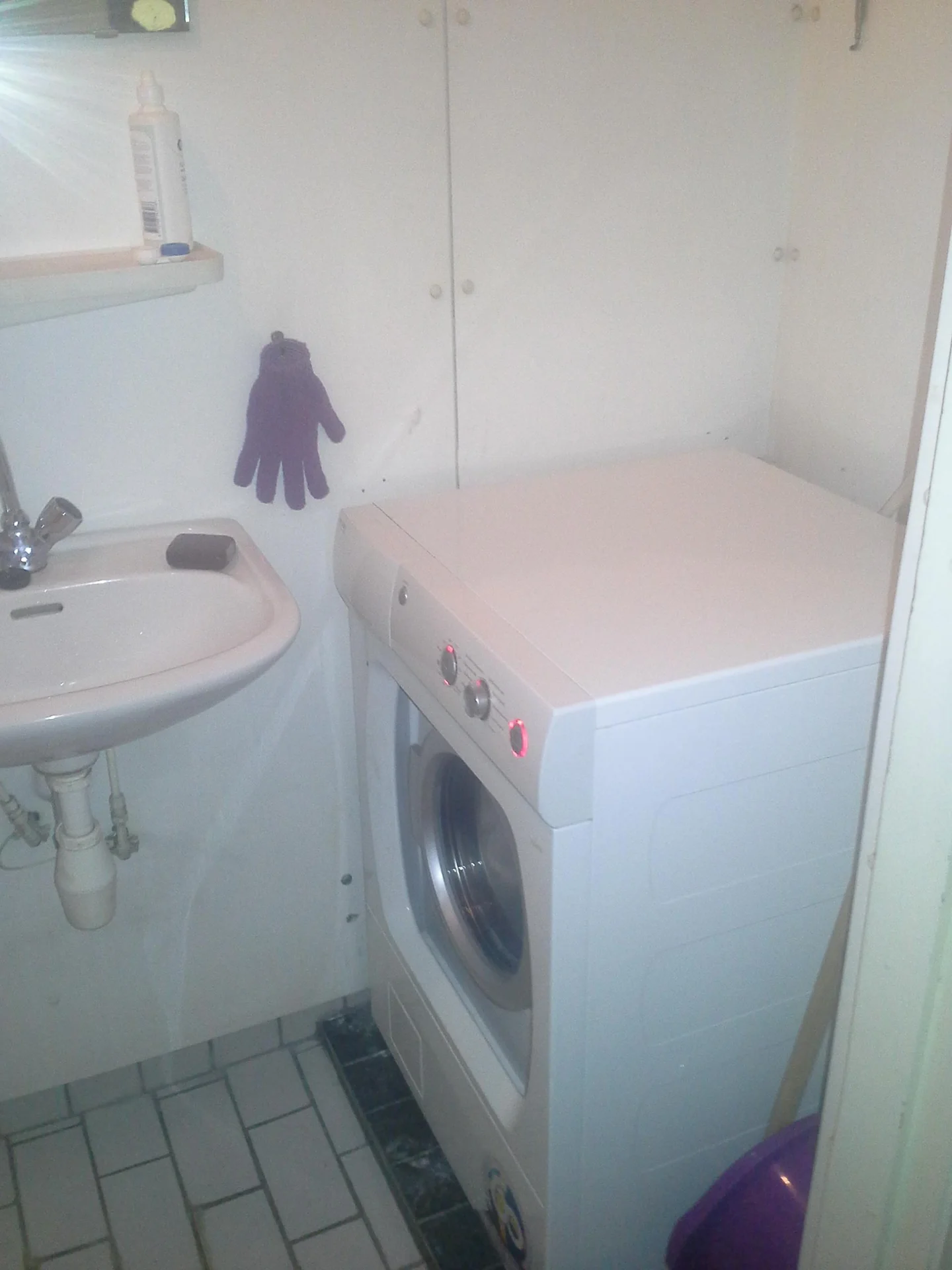 Foto van de Kamer gelegen aan de Nieuwe Ebbingestraat in Groningen