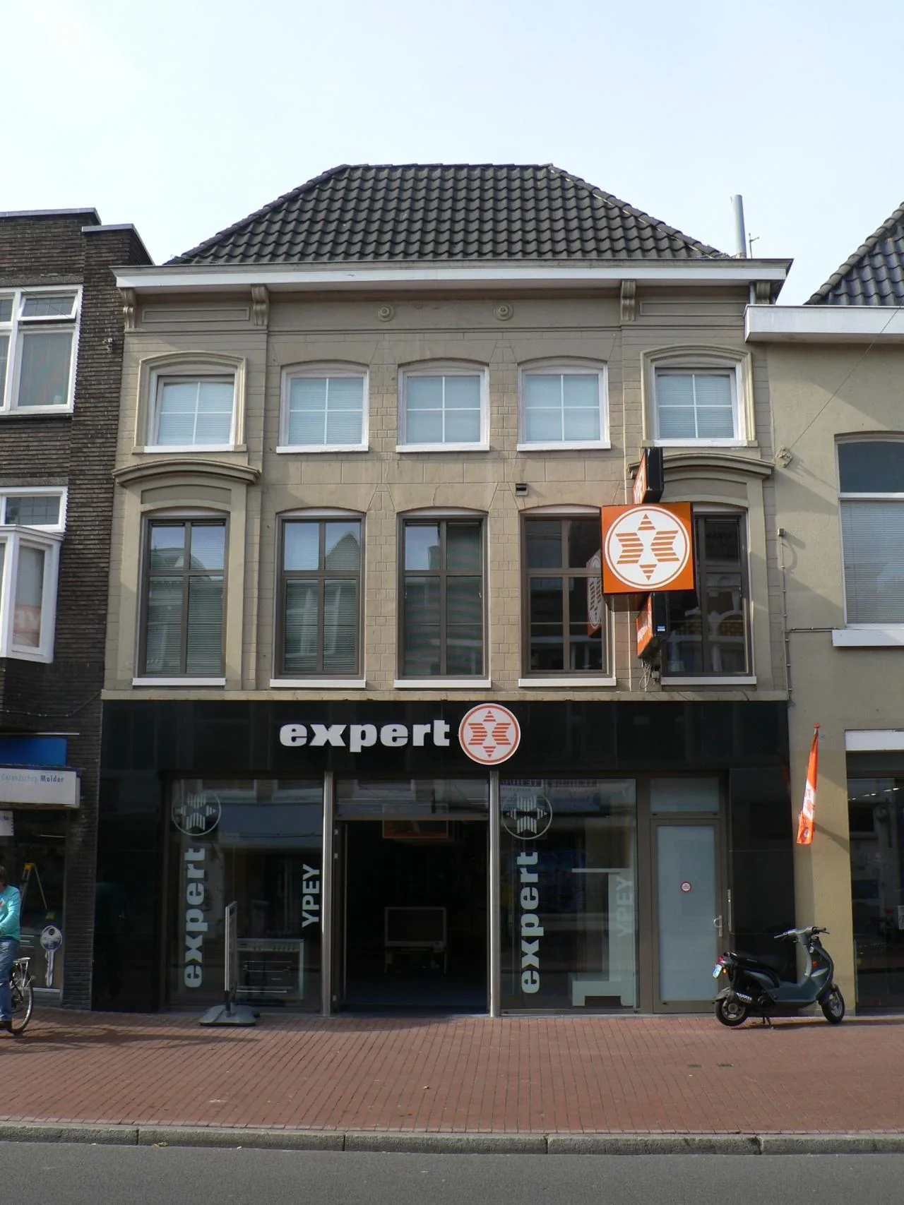 Foto van de Kamer gelegen aan de Nieuwe Ebbingestraat in Groningen
