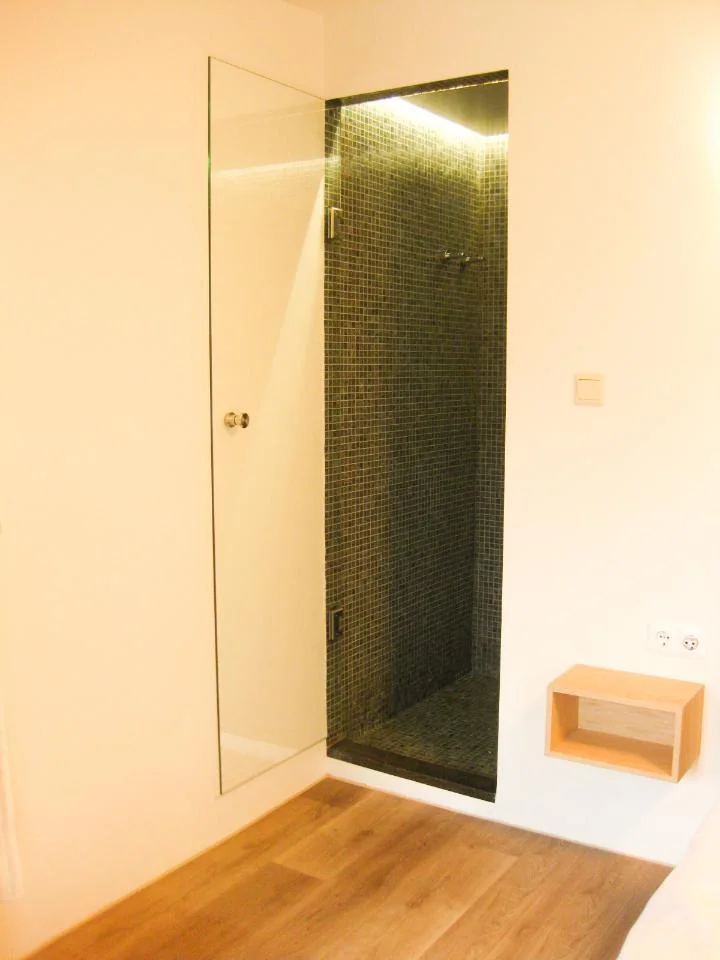 Foto van de Kamer gelegen aan de Eerste Helmersstraat in Amsterdam