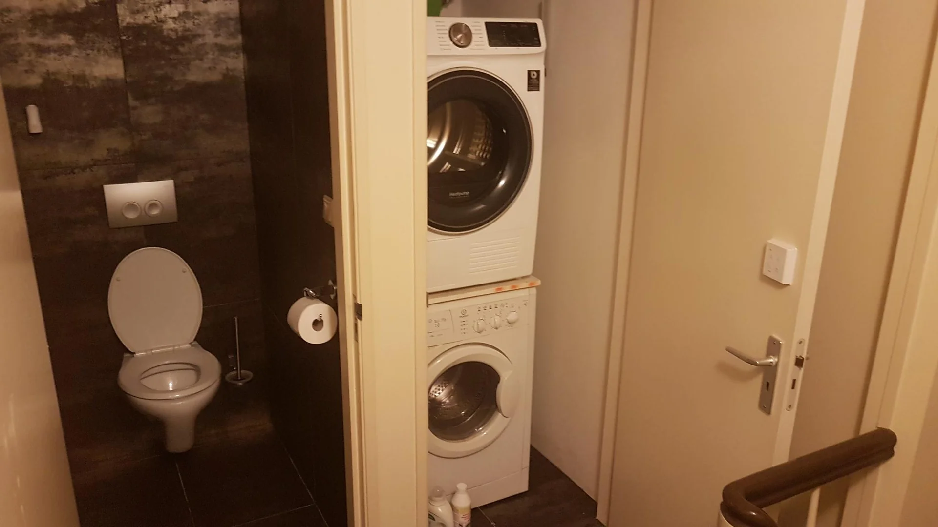 Foto van de Kamer gelegen aan de Eerste Helmersstraat in Amsterdam