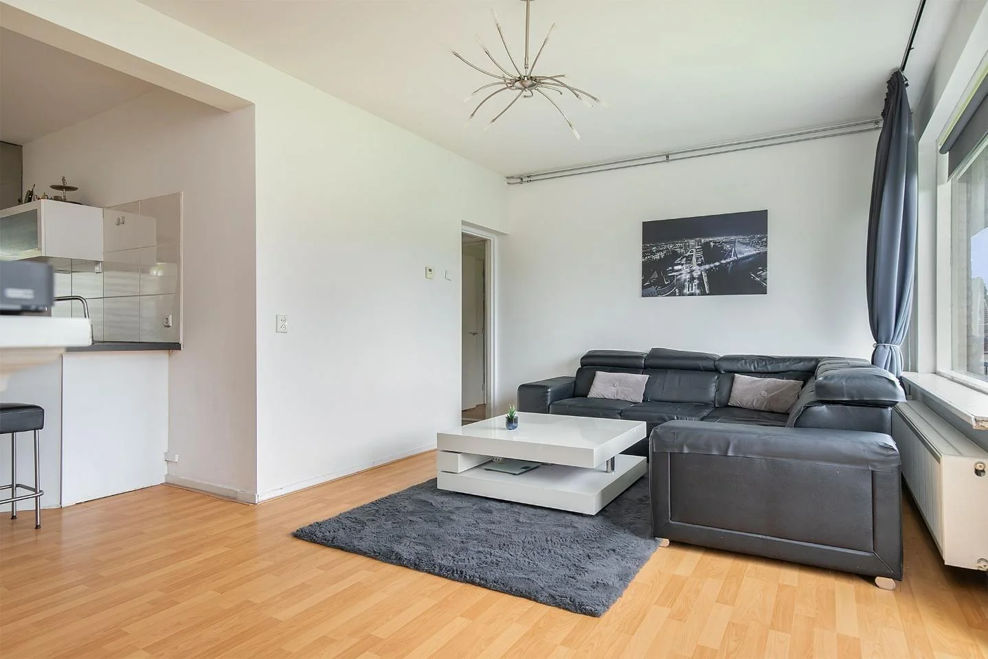 geblurde versie van de foto als achtergrond