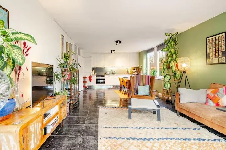 Foto van de Appartement gelegen aan de Derkinderenstraat in Amsterdam