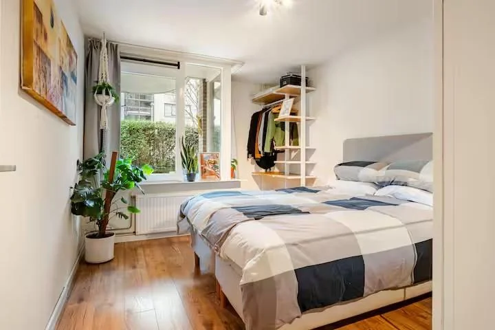 Foto van de Appartement gelegen aan de Derkinderenstraat in Amsterdam