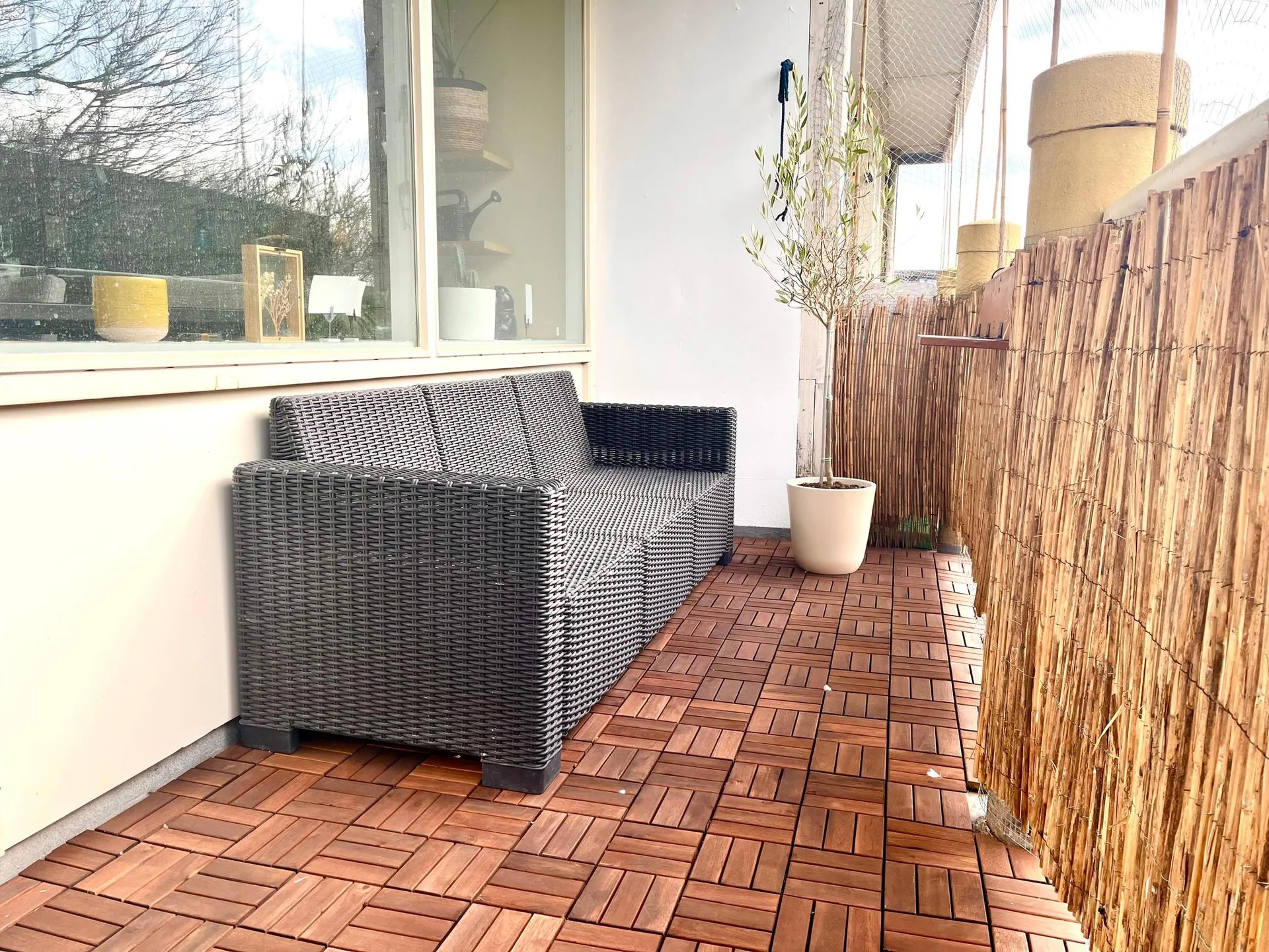 geblurde versie van de foto als achtergrond