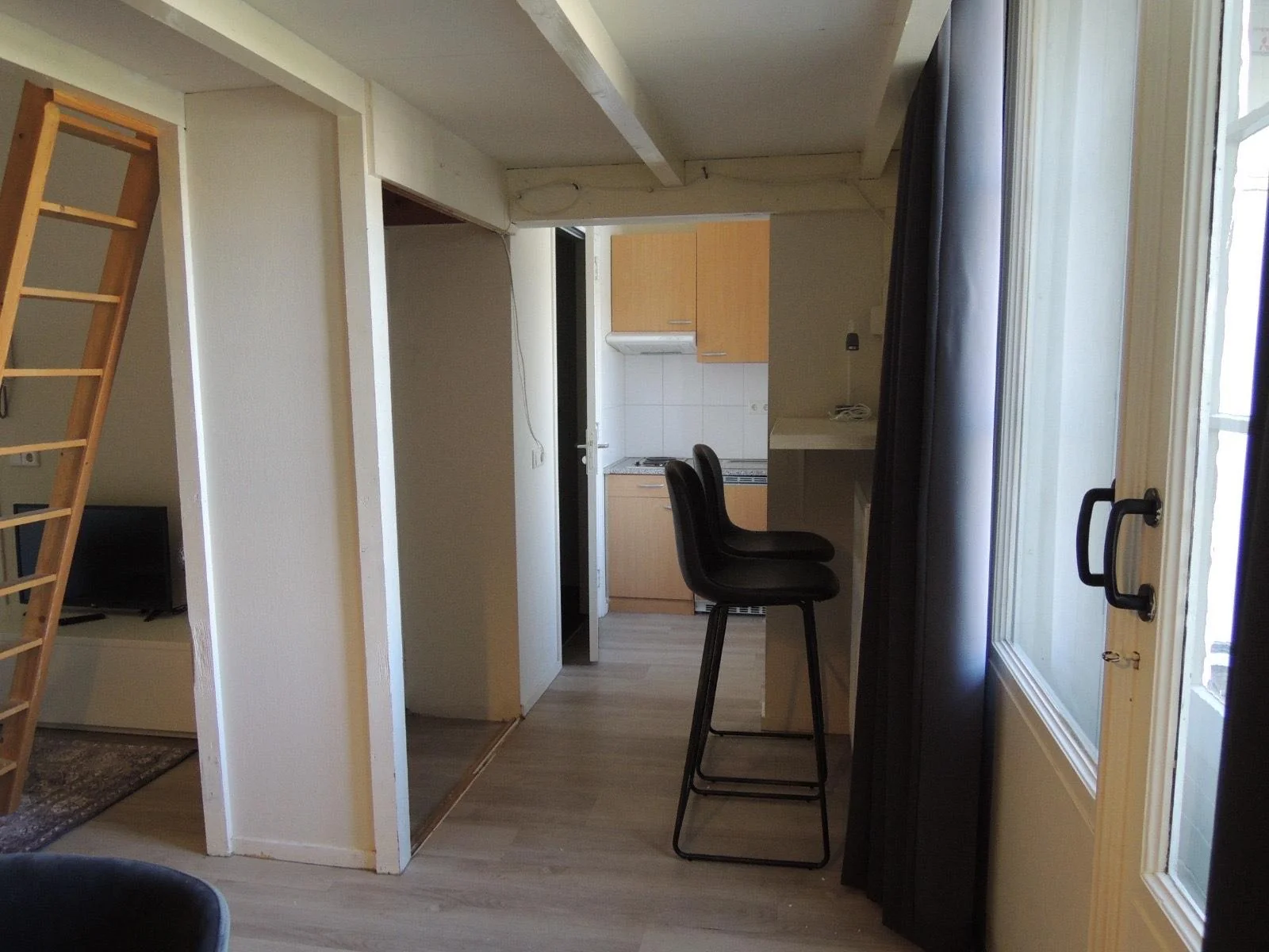 geblurde versie van de foto als achtergrond