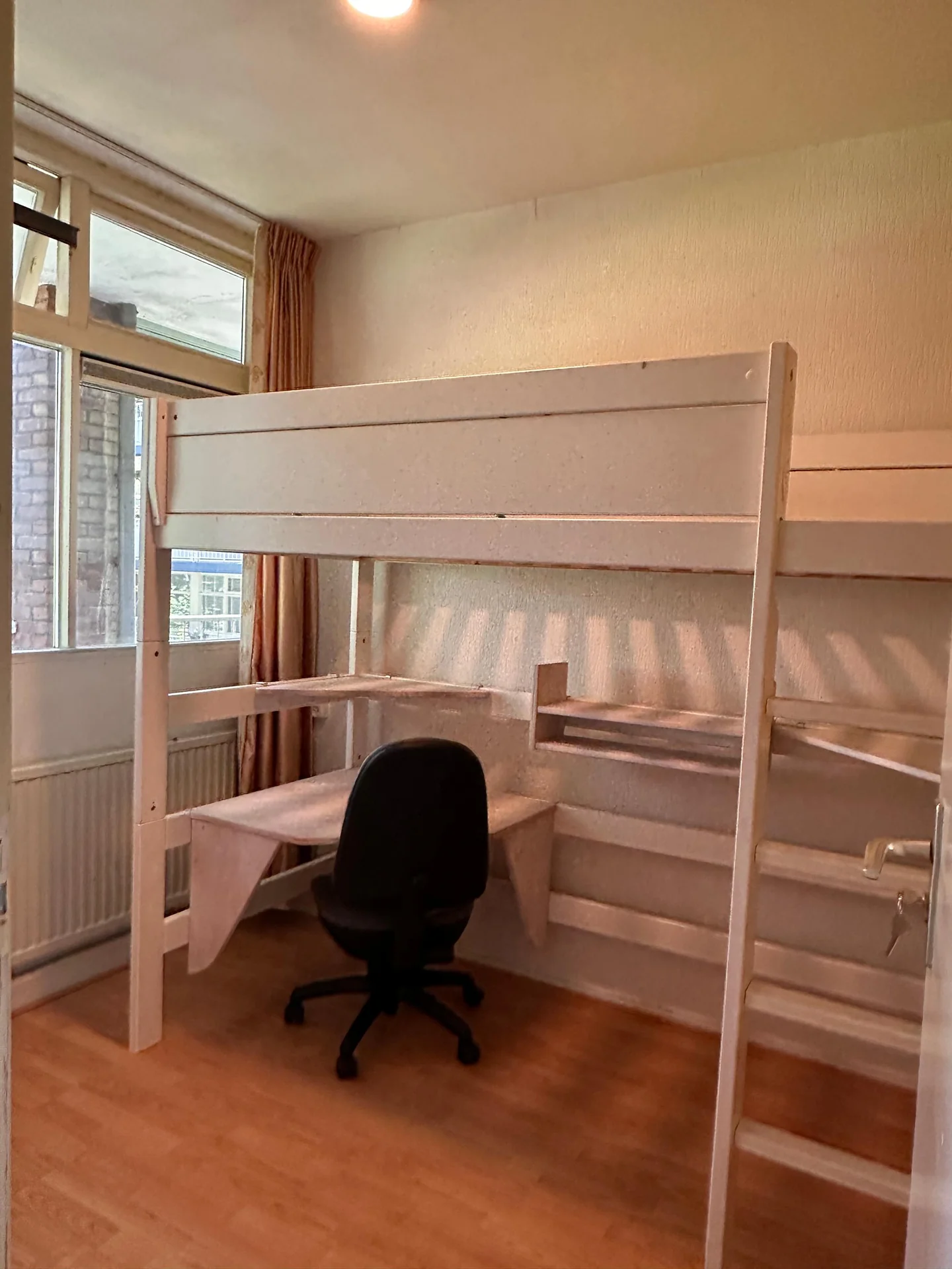 Foto van de Kamer gelegen aan de Anna van Burenlaan in Ede