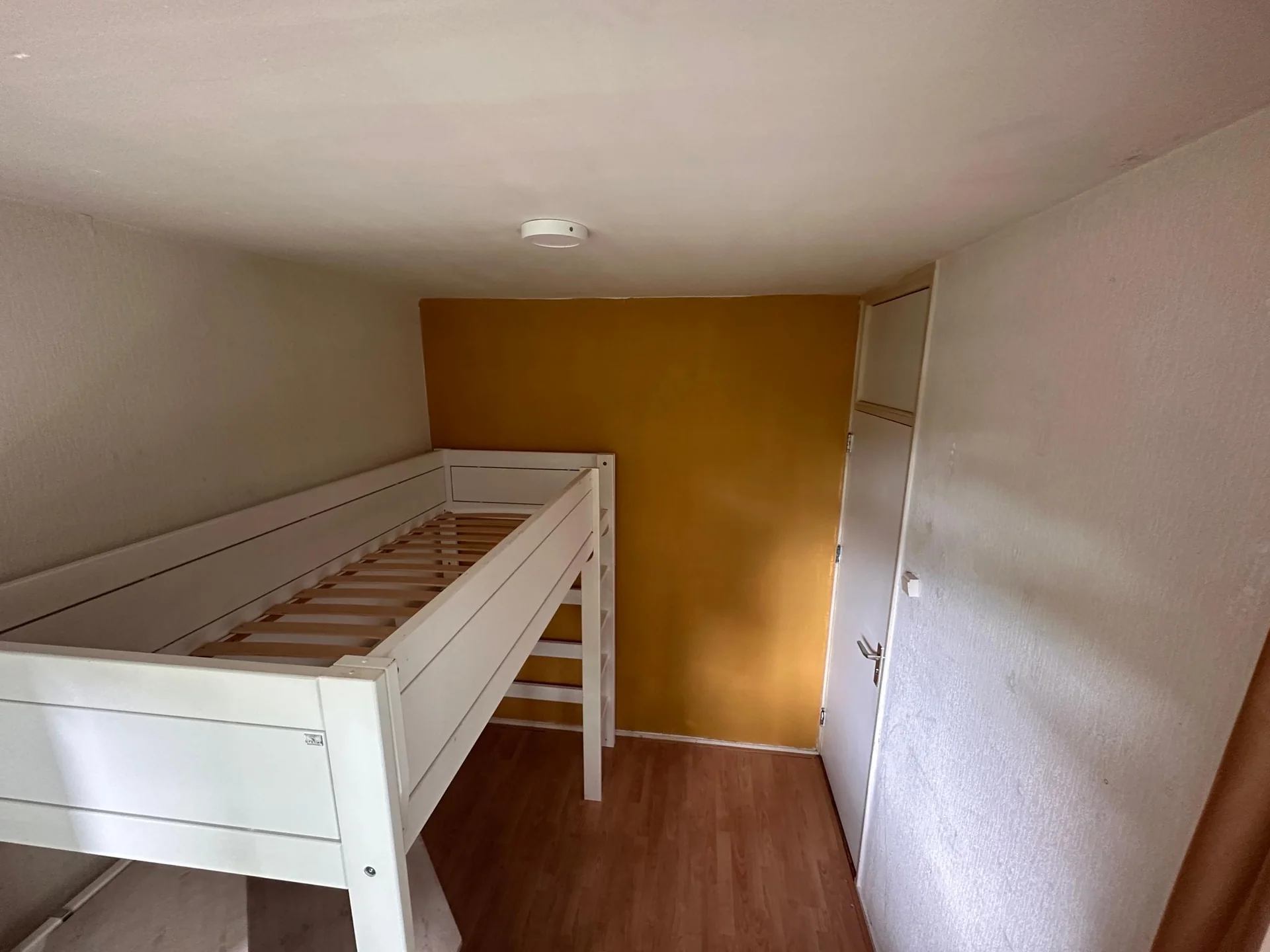 Foto van de Kamer gelegen aan de Anna van Burenlaan in Ede