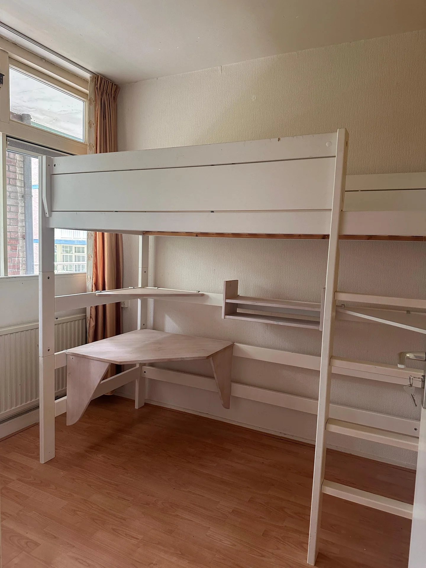 Foto van de Kamer gelegen aan de Anna van Burenlaan in Ede