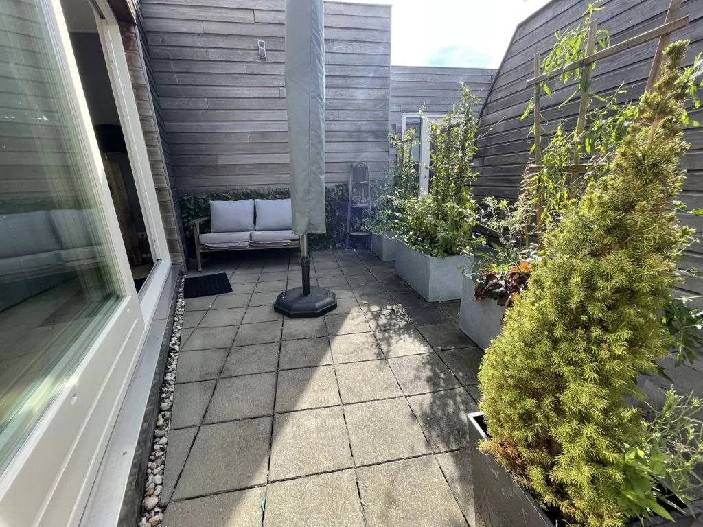 geblurde versie van de foto als achtergrond