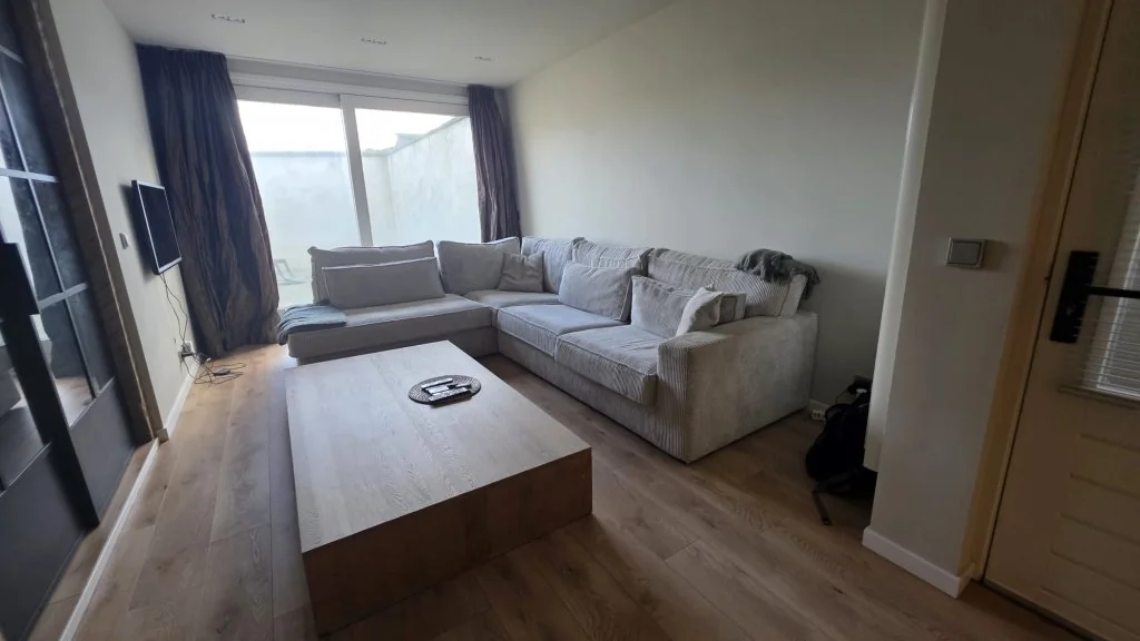 geblurde versie van de foto als achtergrond