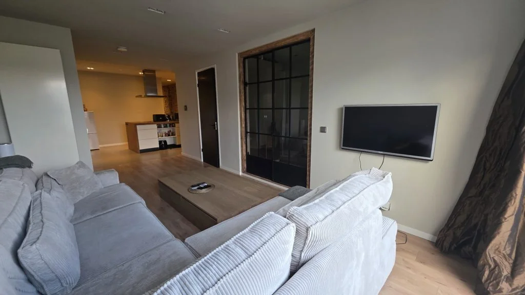 geblurde versie van de foto als achtergrond