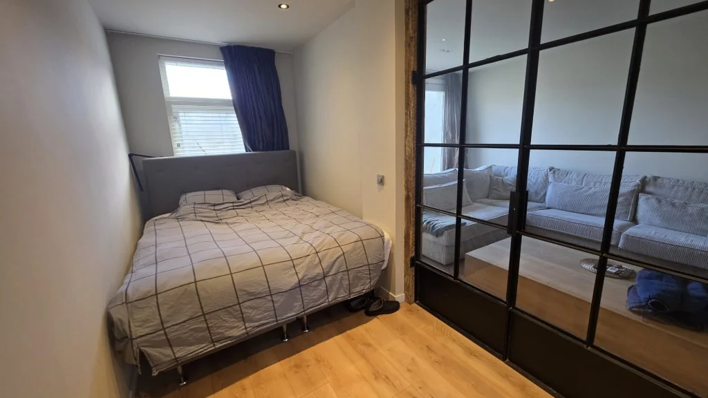 geblurde versie van de foto als achtergrond