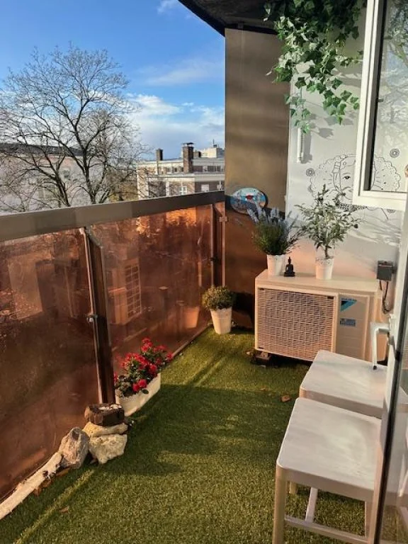 geblurde versie van de foto als achtergrond