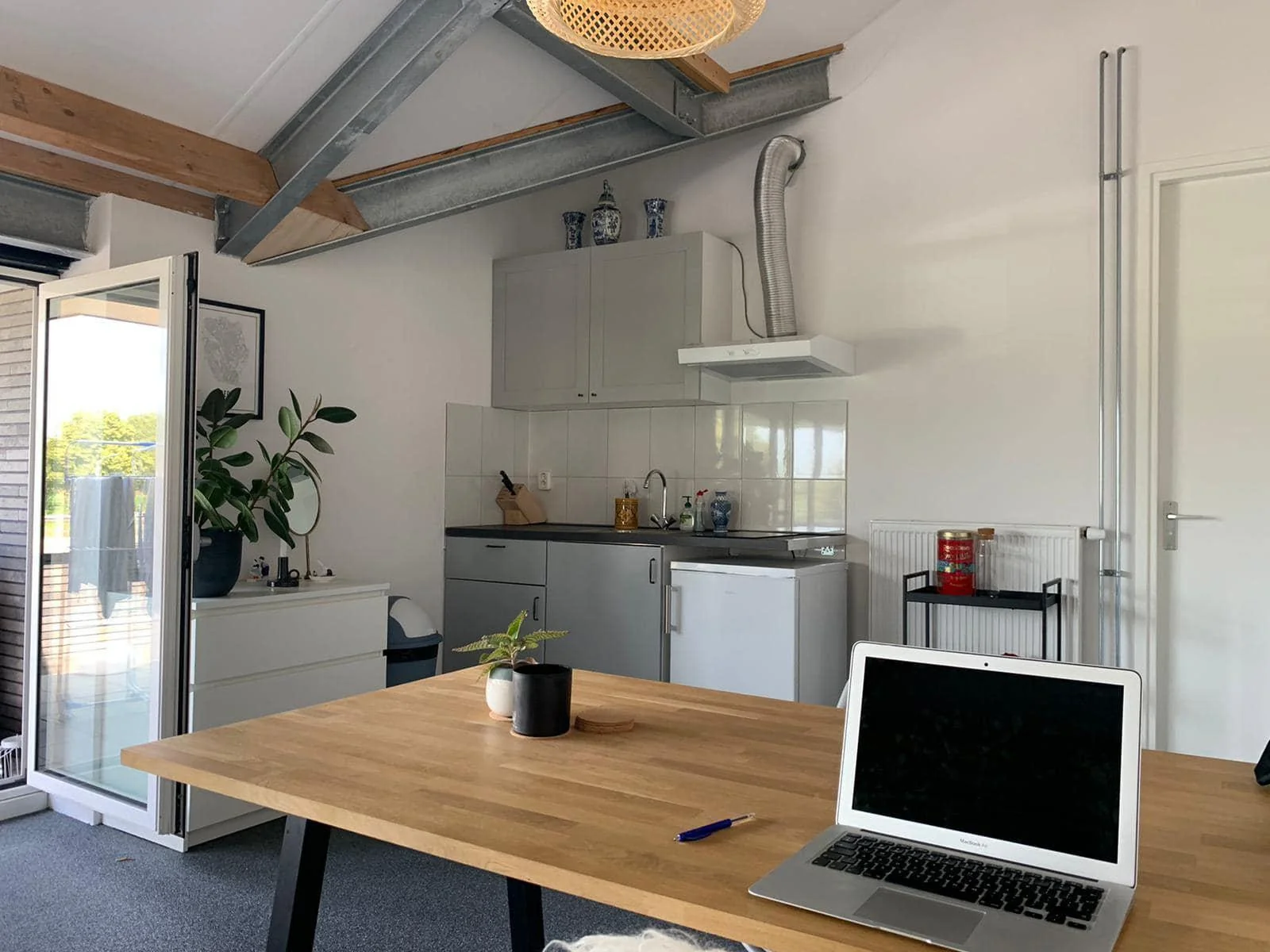 geblurde versie van de foto als achtergrond