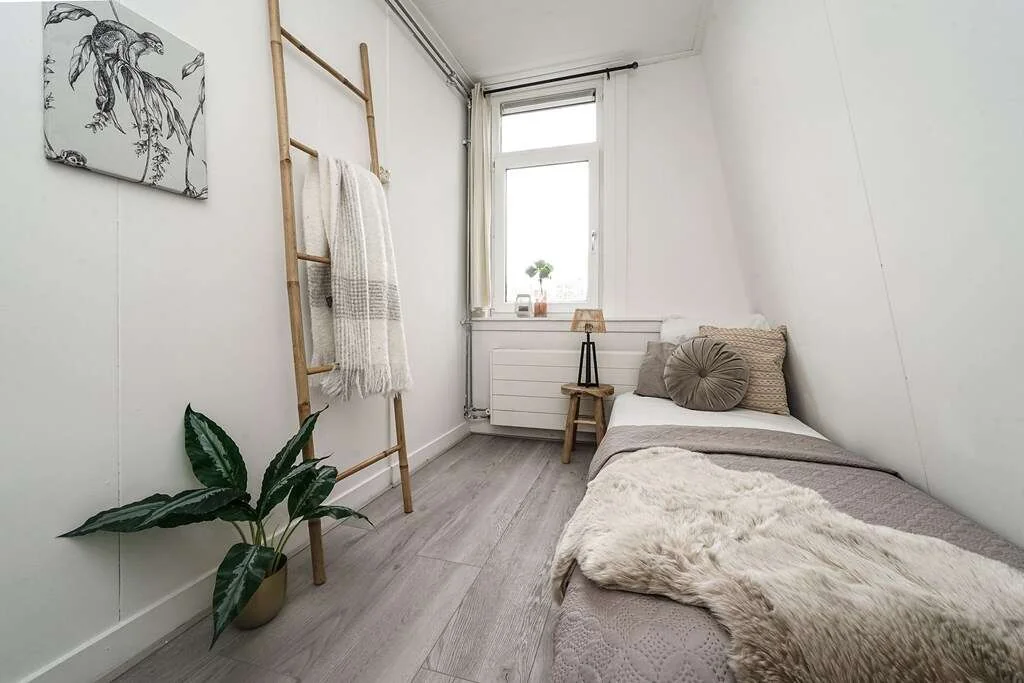 Foto van de Appartement gelegen aan de Mathenesserweg in Rotterdam