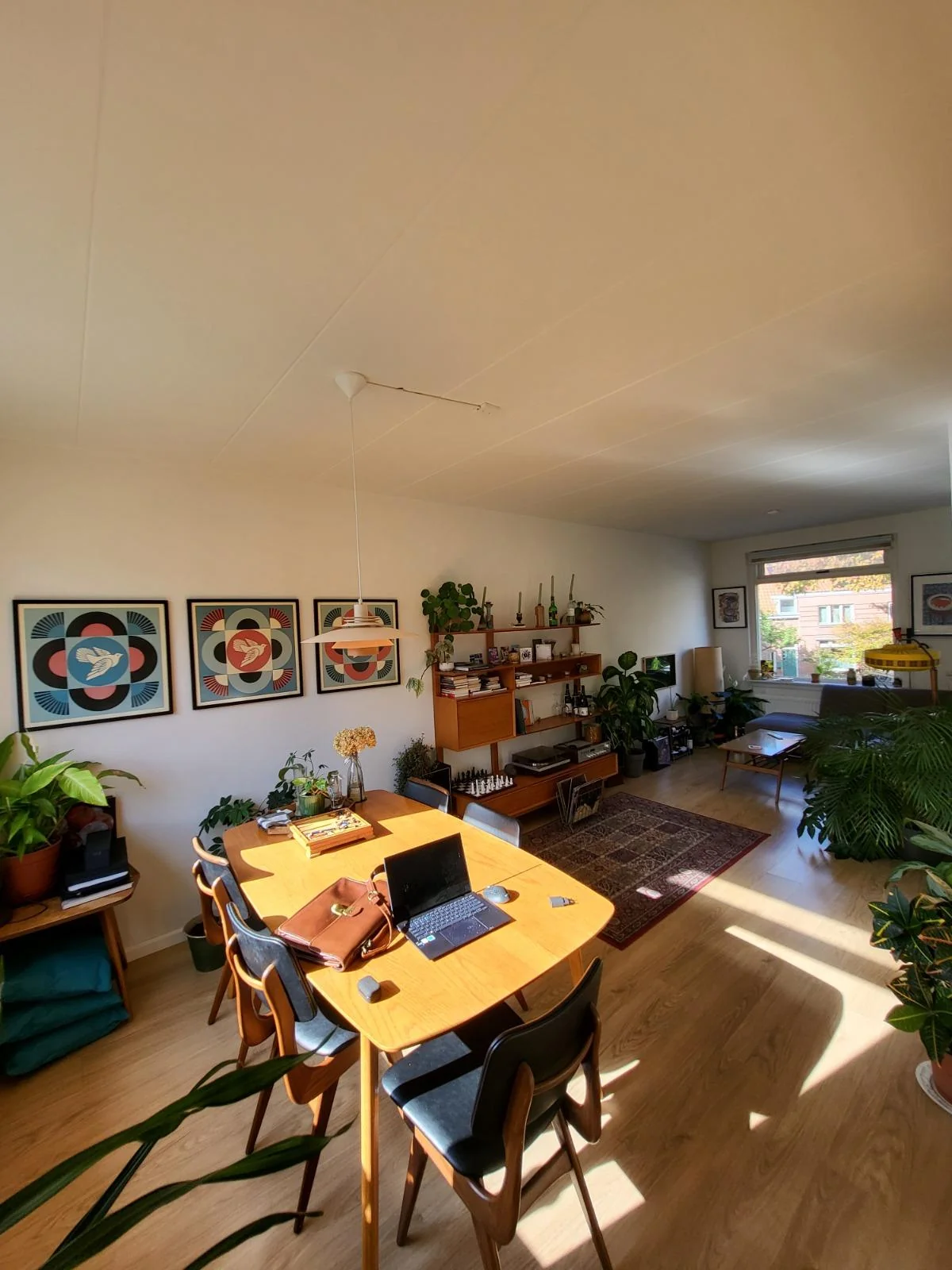 geblurde versie van de foto als achtergrond