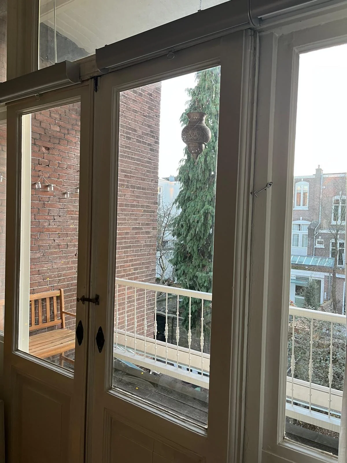 geblurde versie van de foto als achtergrond