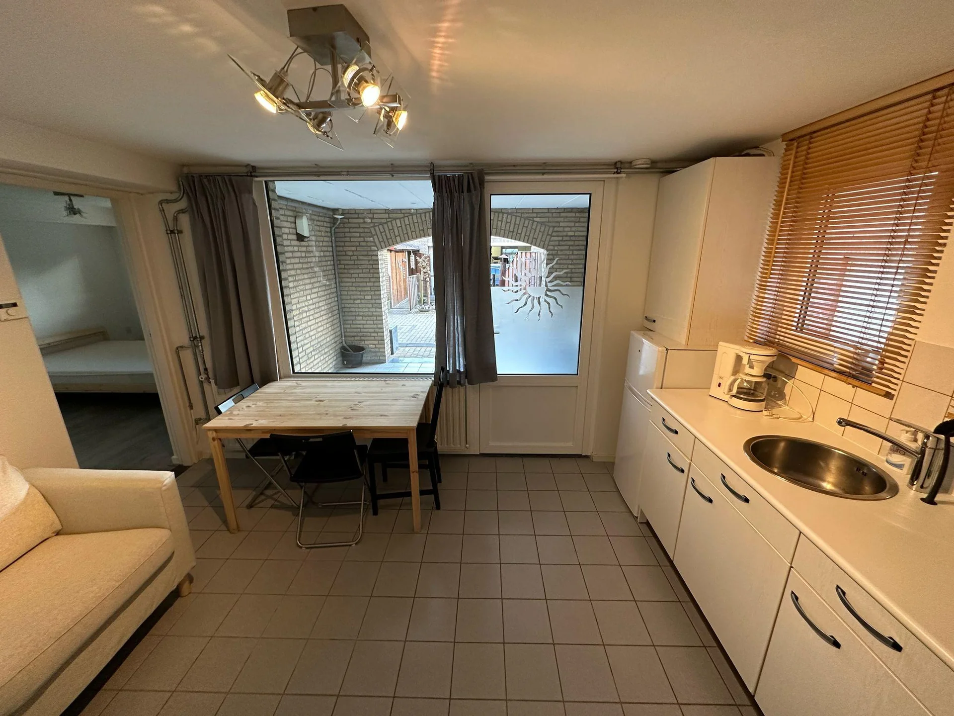 geblurde versie van de foto als achtergrond