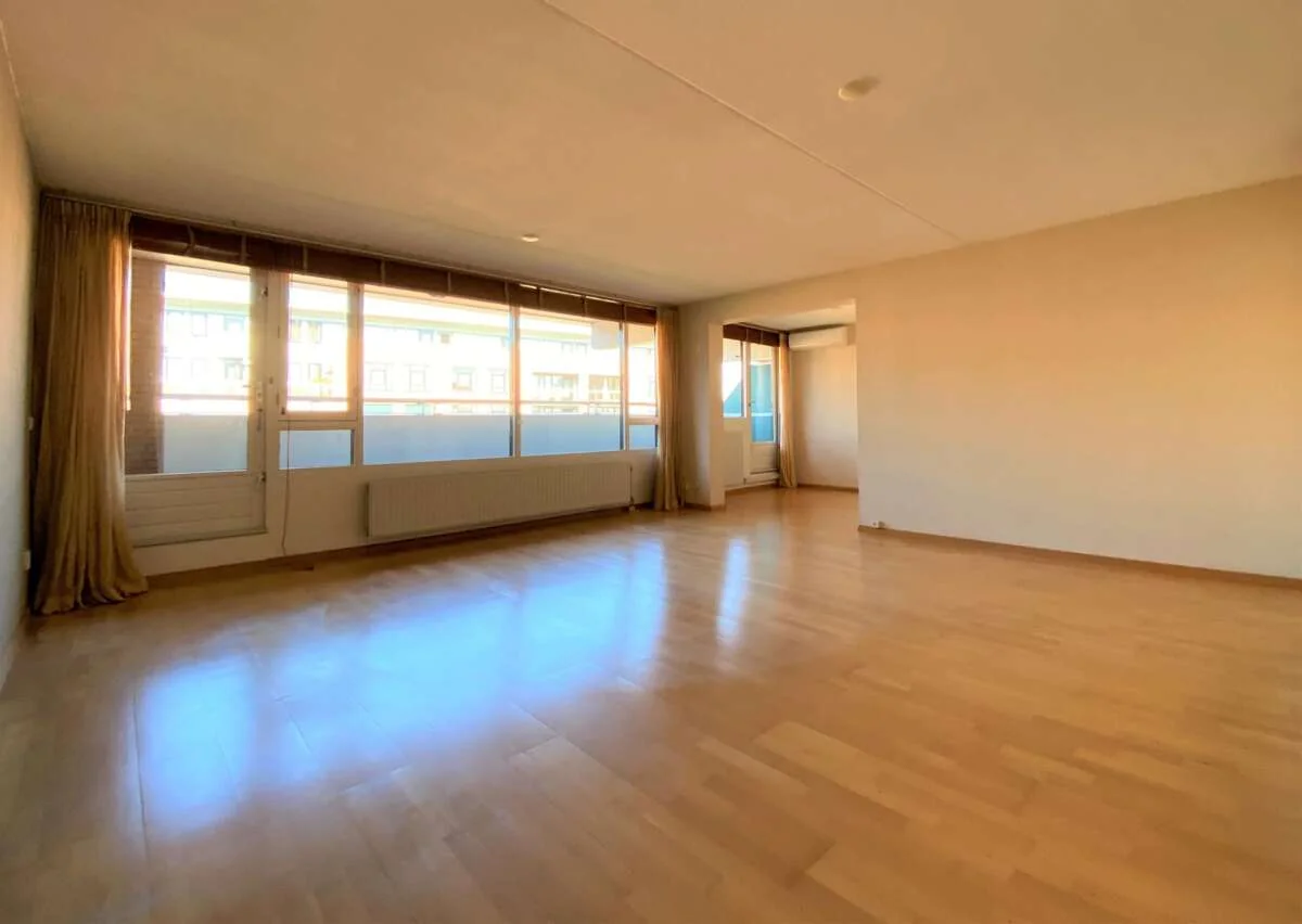 geblurde versie van de foto als achtergrond