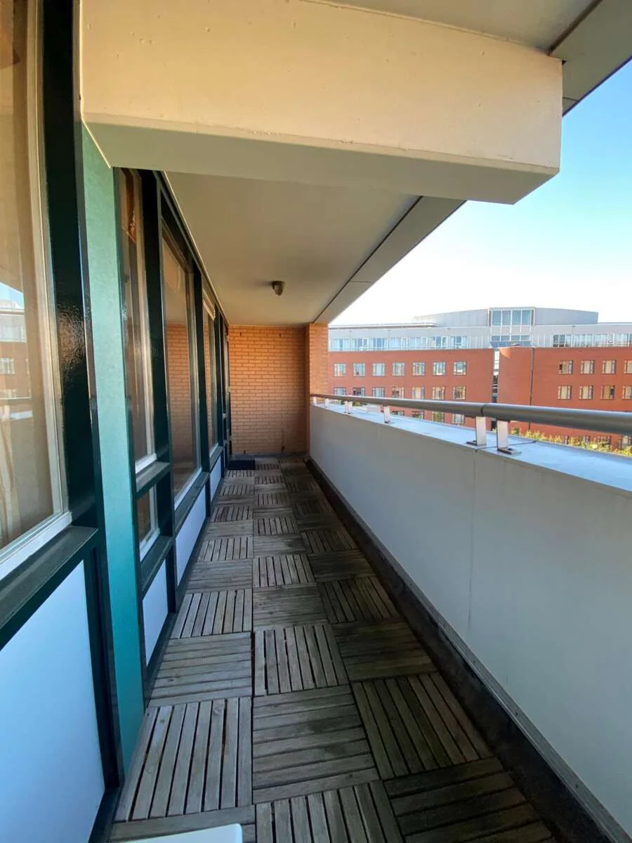 geblurde versie van de foto als achtergrond