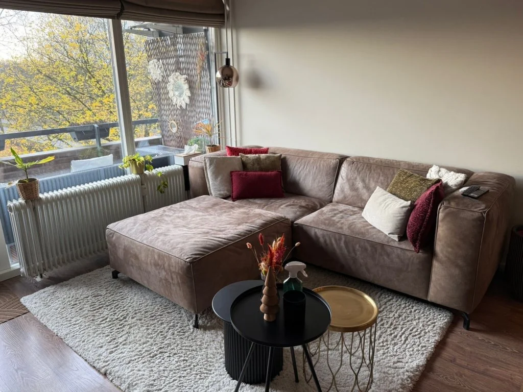 geblurde versie van de foto als achtergrond