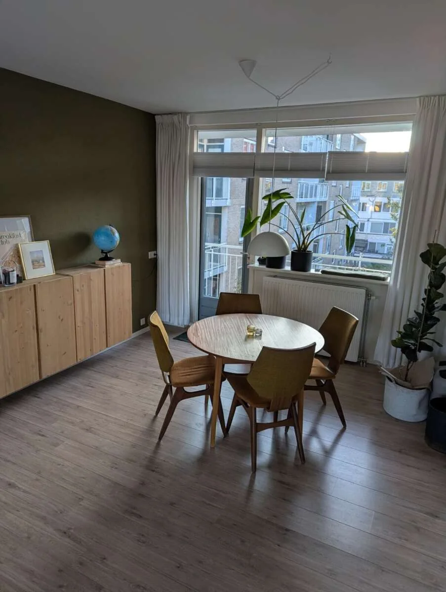 geblurde versie van de foto als achtergrond