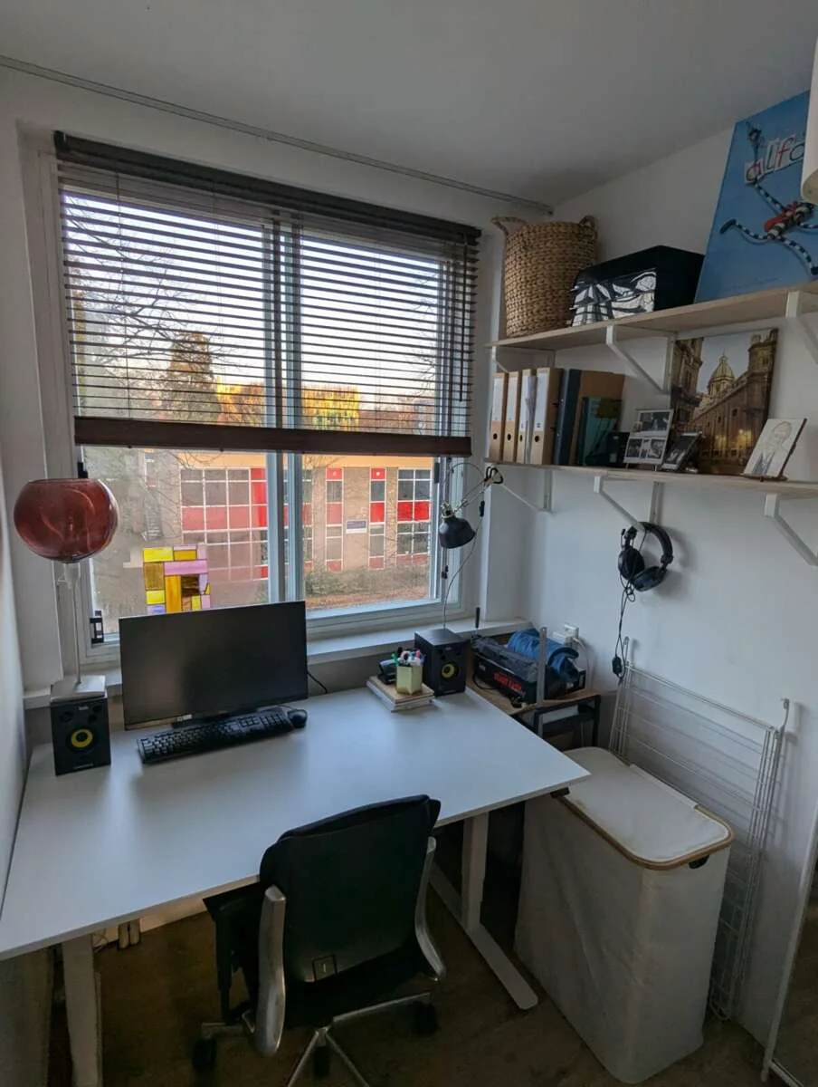 geblurde versie van de foto als achtergrond