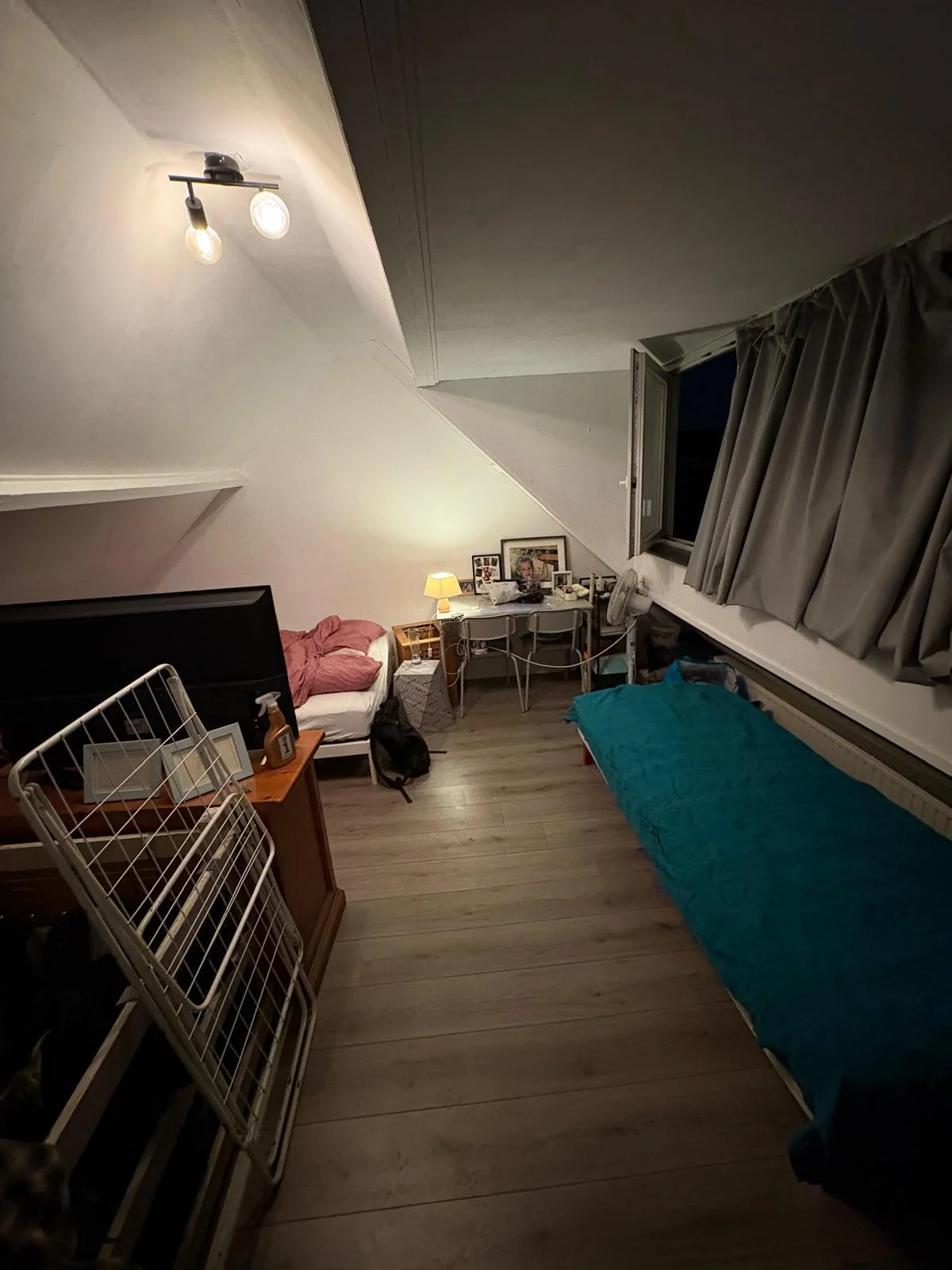 Foto van de Kamer gelegen aan de Zonneroosstraat in Eindhoven