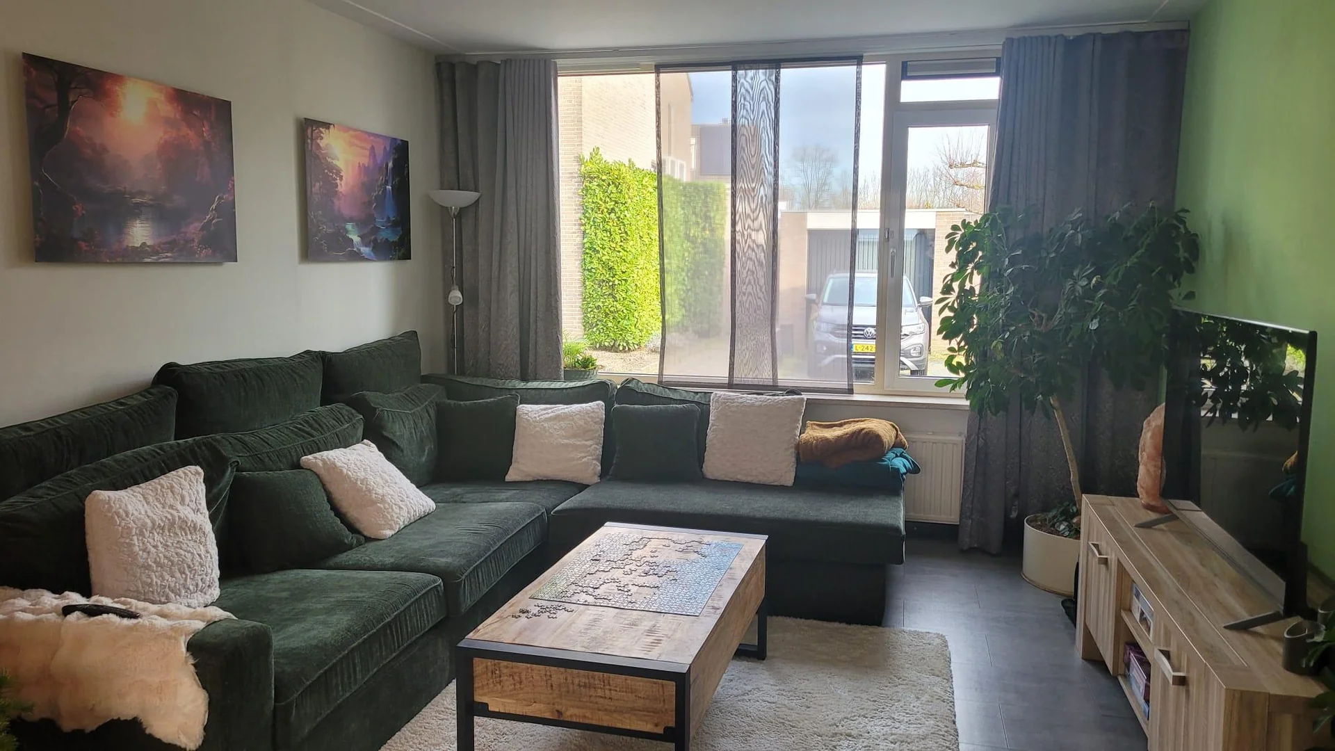 geblurde versie van de foto als achtergrond