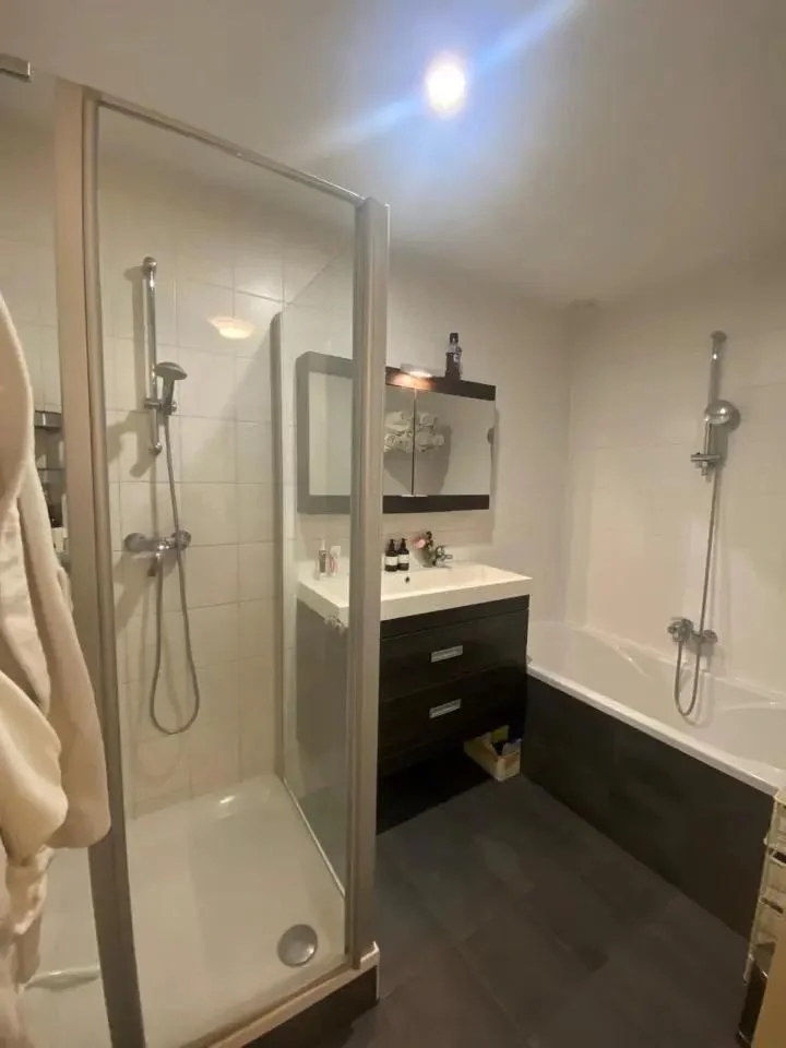 Foto van de Kamer gelegen aan de Hoofdweg in Amsterdam