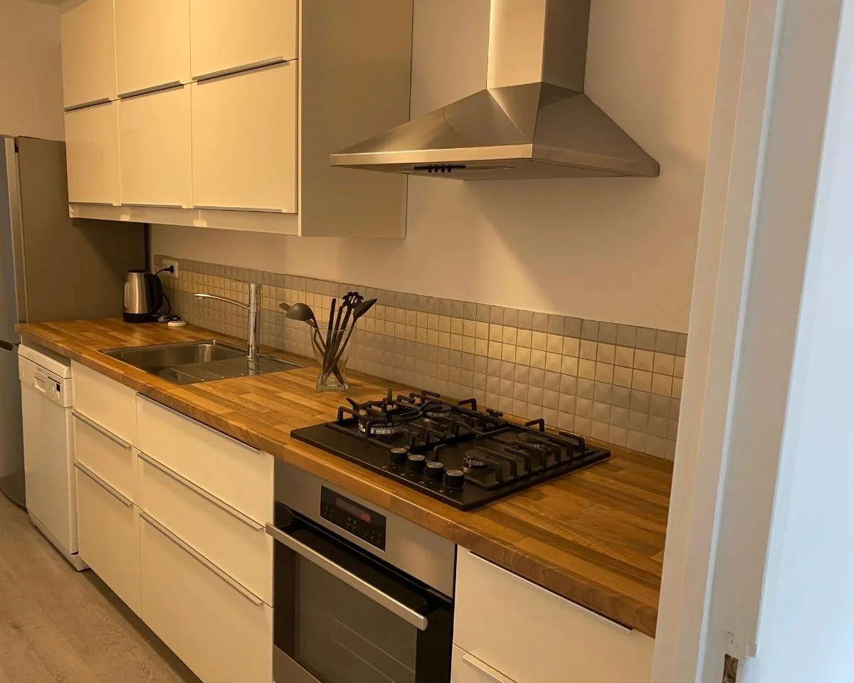 geblurde versie van de foto als achtergrond