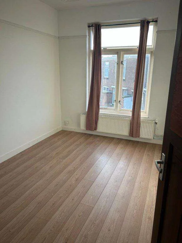 Foto van de Kamer gelegen aan de Lijsterbesstraat in Den Haag